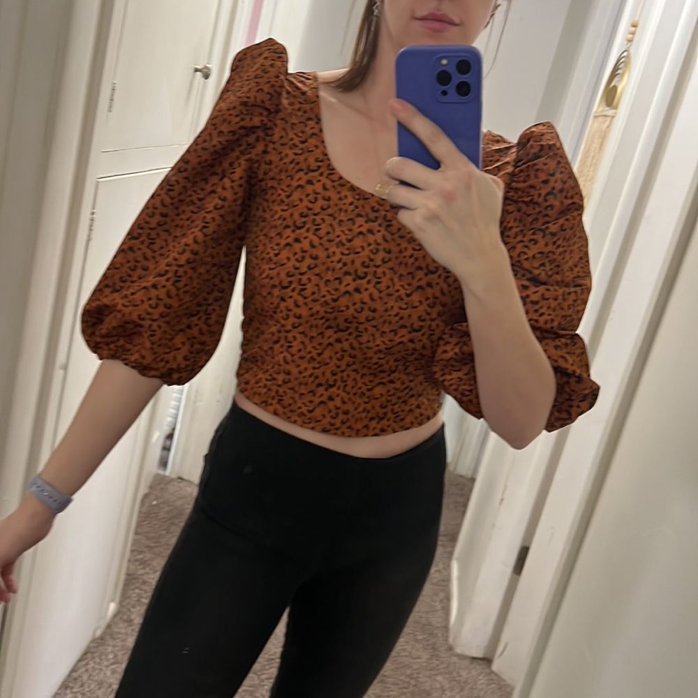 Brand: Levi’s | Leopard Print, Puffy Sleeved Blouse - Picture 2 of 7